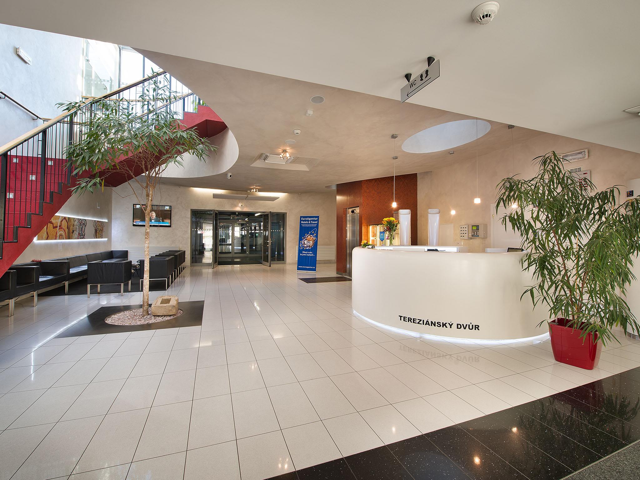 Ea Hotel Tereziansky Dvur Hradec Králové Eksteriør bilde