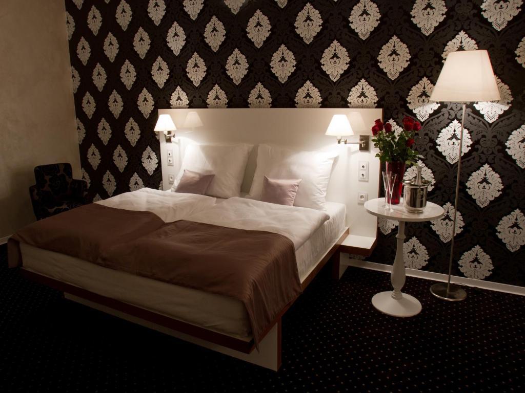 Ea Hotel Tereziansky Dvur Hradec Králové Rom bilde