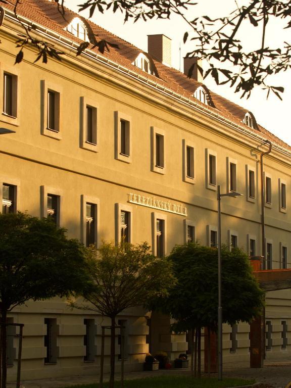 Ea Hotel Tereziansky Dvur Hradec Králové Eksteriør bilde
